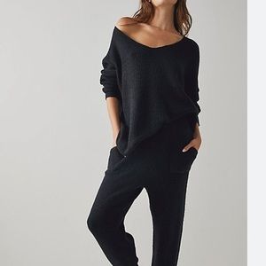 NWOT Free People Intimate Black Waffle Knit Oversized Pullover V-Neck Sweater